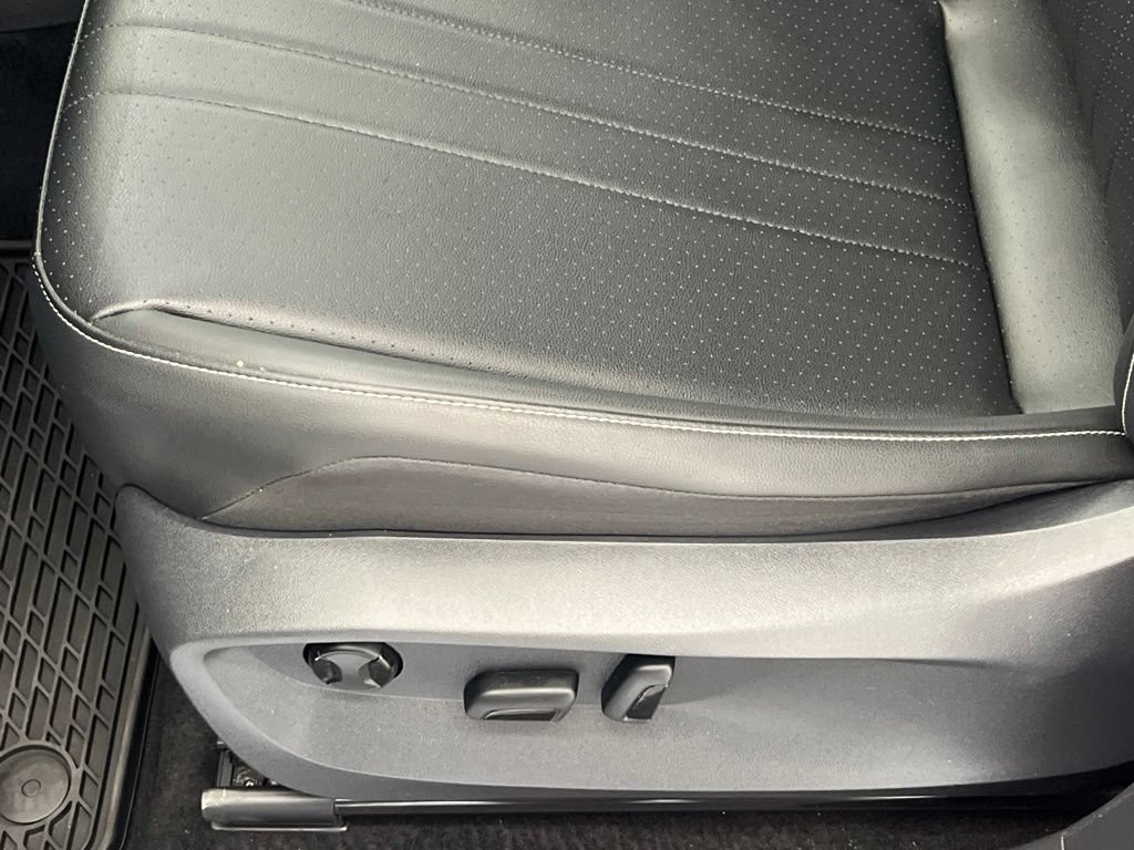 Certified 2024 Volkswagen Tiguan SE AWD/4WD image 10