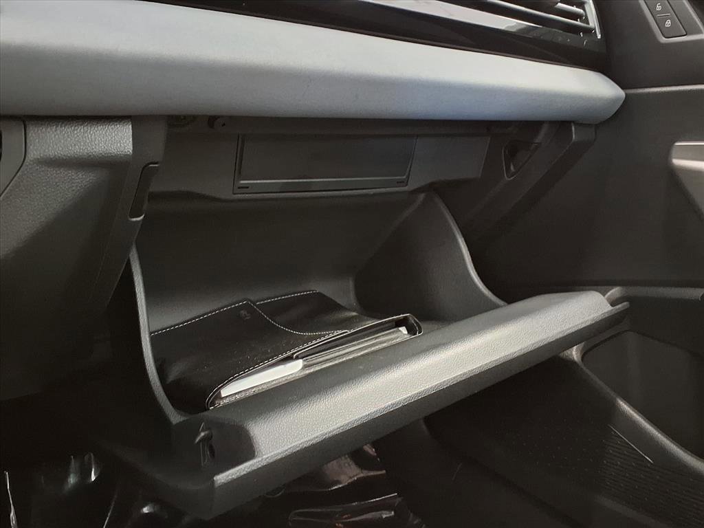 Used 2025 Volkswagen Jetta SE image 26