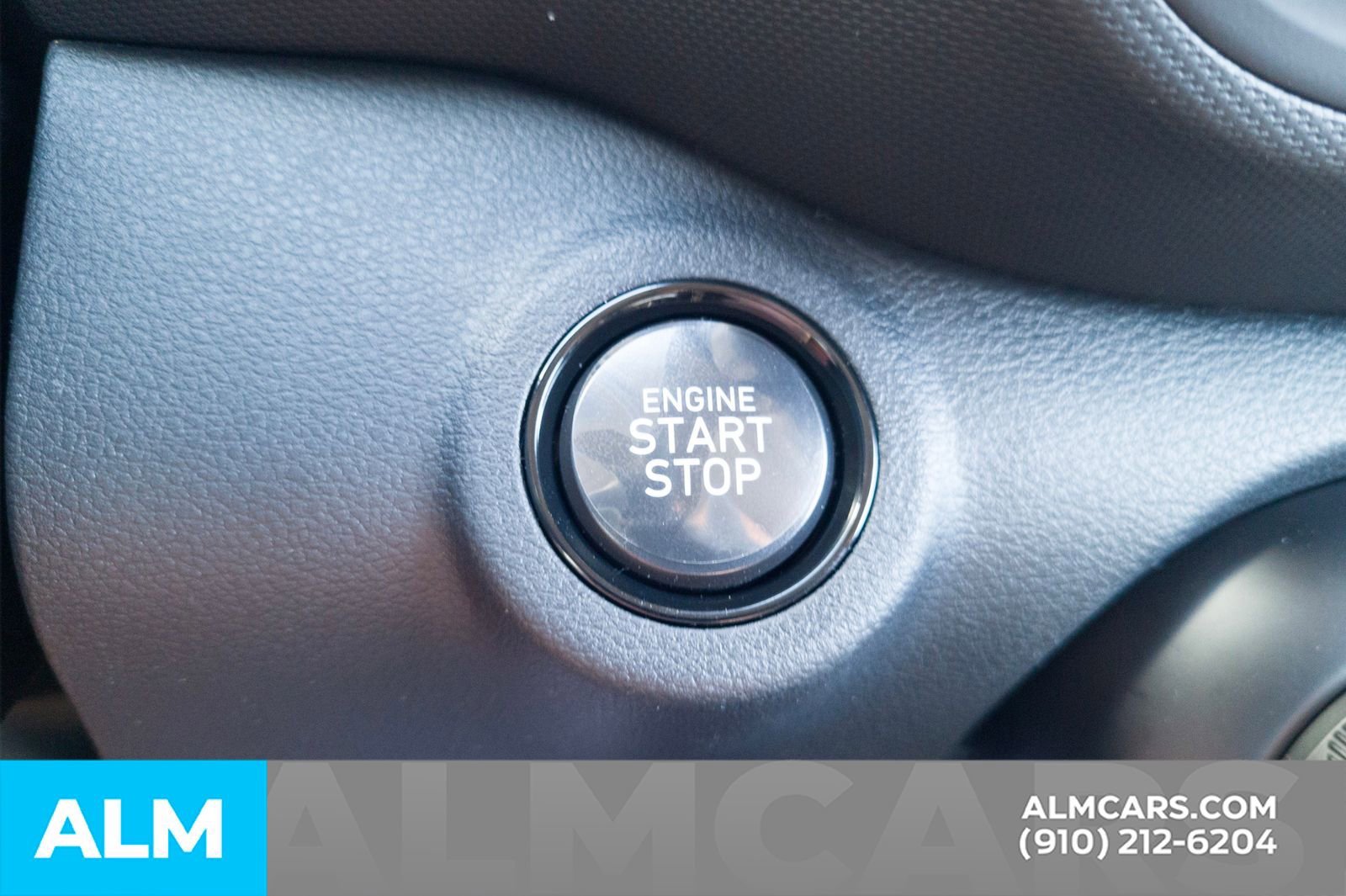 Used 2025 Hyundai Venue Limited image 26