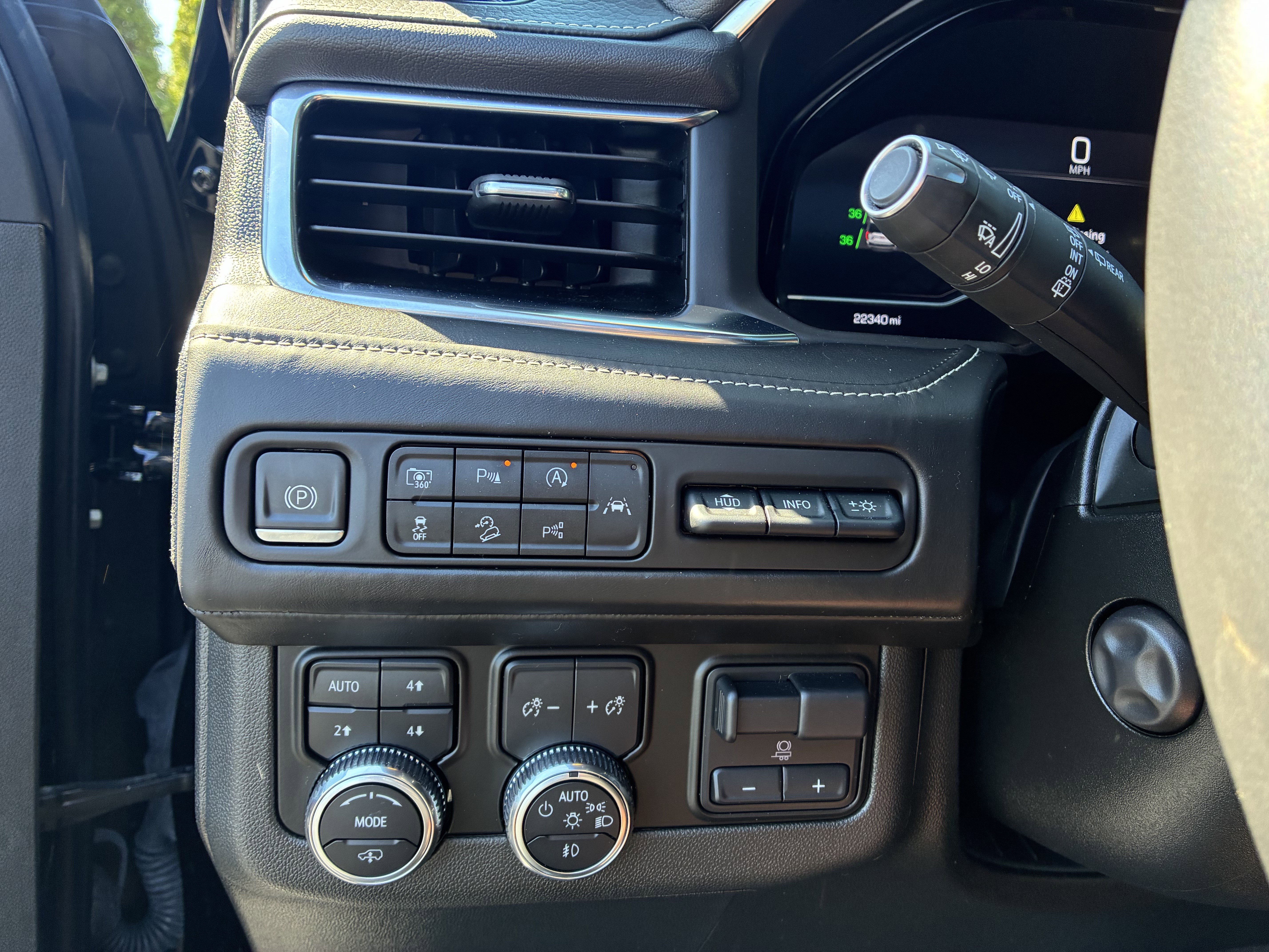 Used 2023 GMC Yukon XL Denali Ultimate image 30