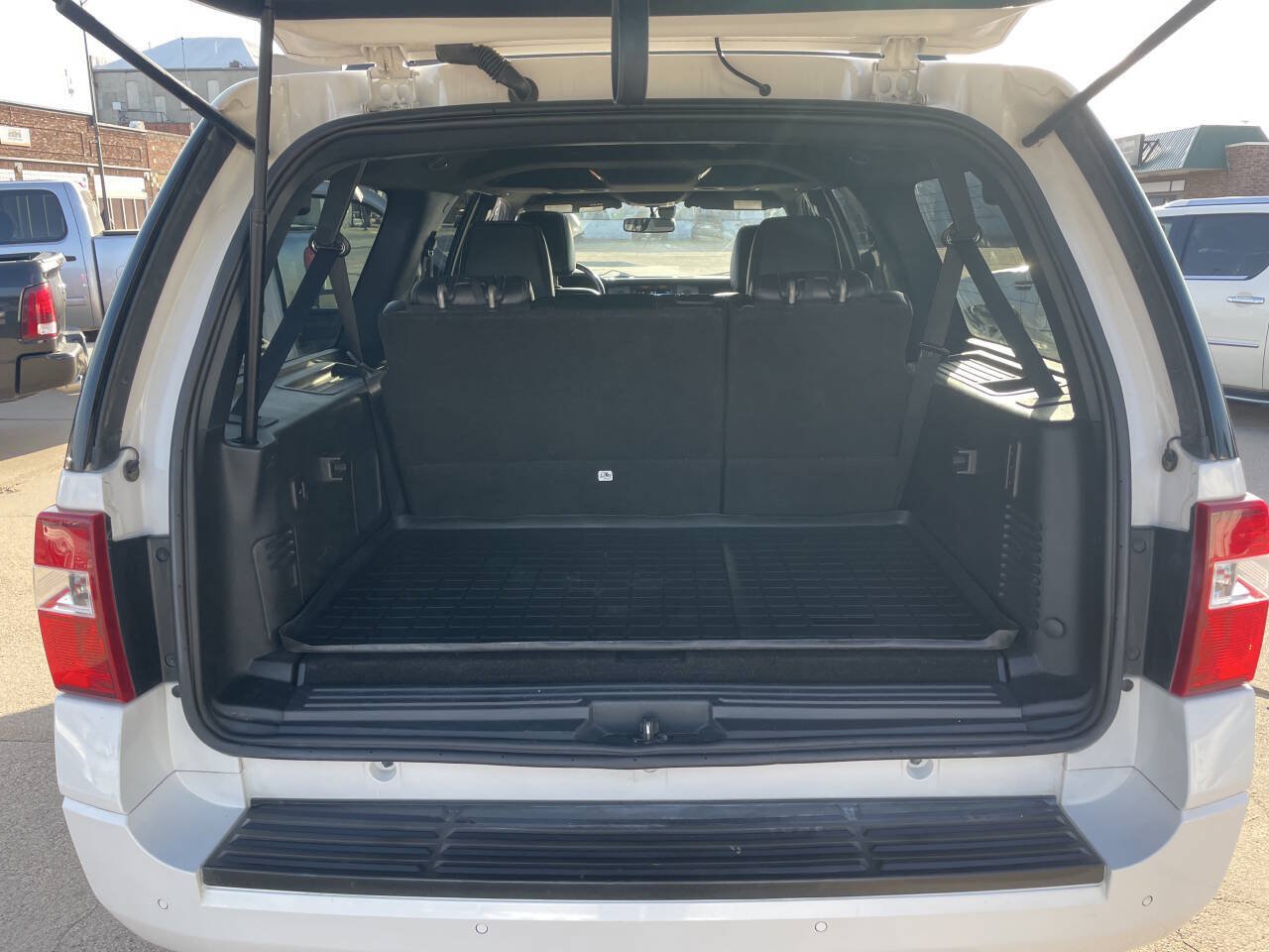 Used 2017 Ford Expedition EL Platinum AWD/4WD image 11