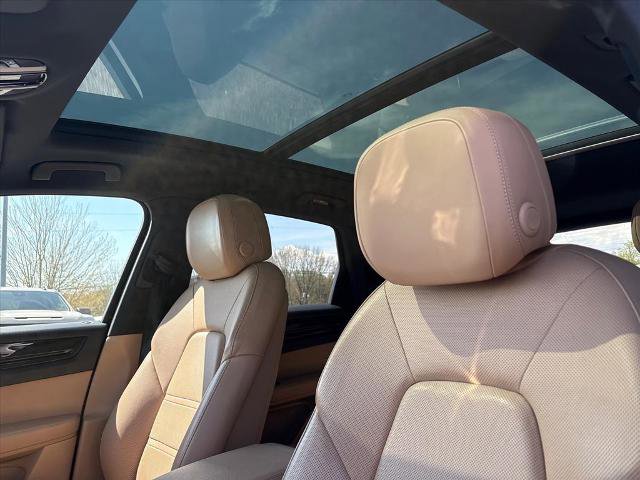 Used 2020 Porsche Cayenne image 18