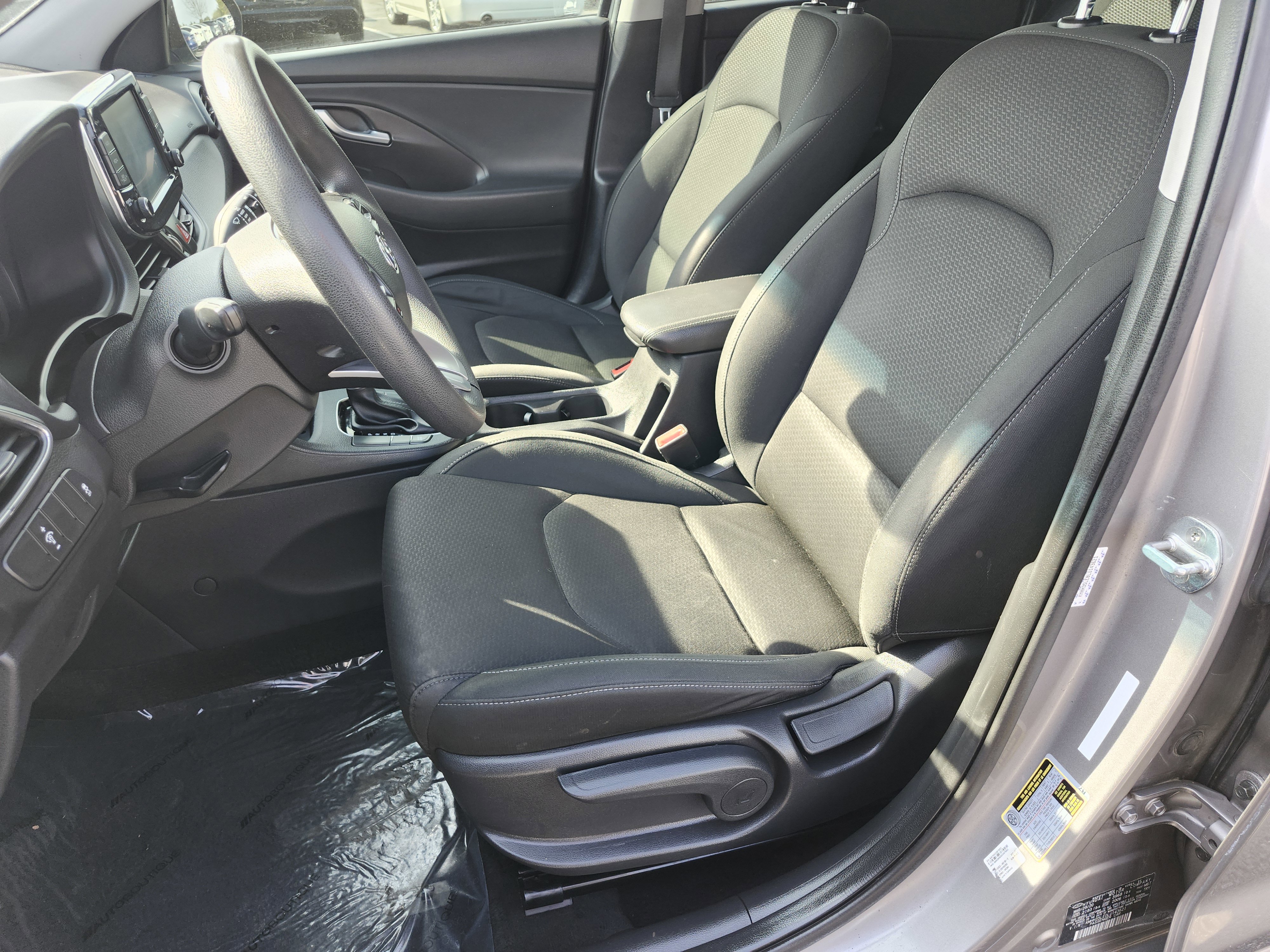 Used 2020 Hyundai Elantra GT FWD image 16