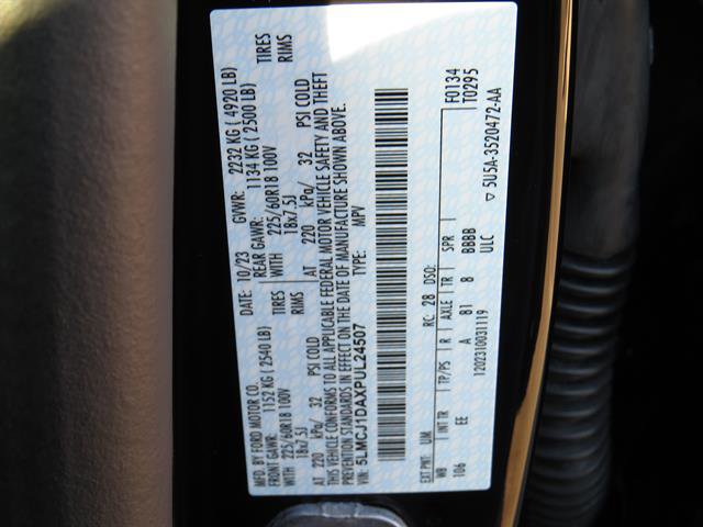 Used 2023 Lincoln Corsair AWD image 9