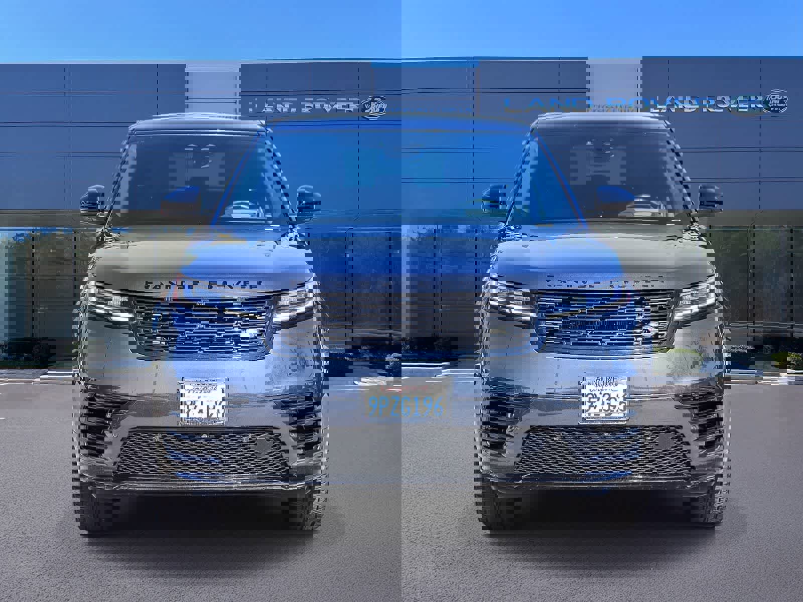 Used 2025 Land Rover Range Rover Velar Dynamic SE AWD/4WD image 2