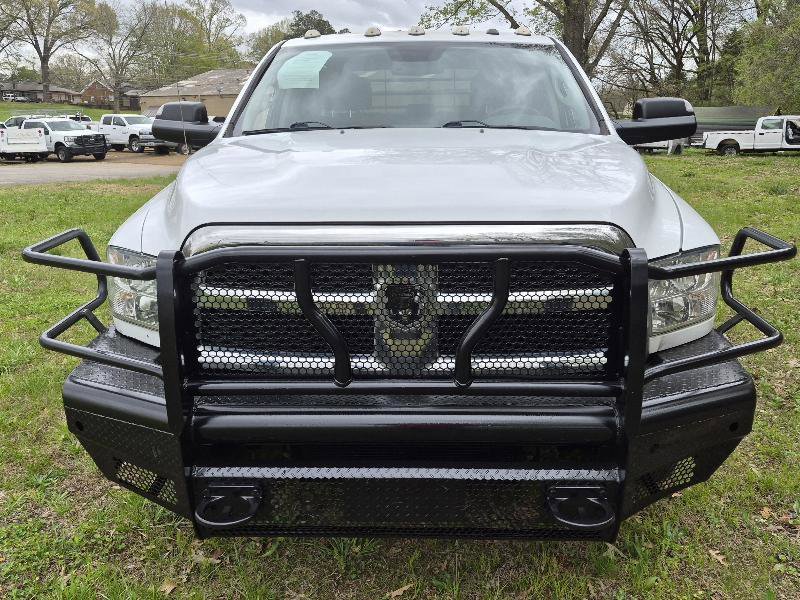 Used 2018 RAM 3500 Tradesman w/ Chrome Appearance Group AWD/4WD image 4