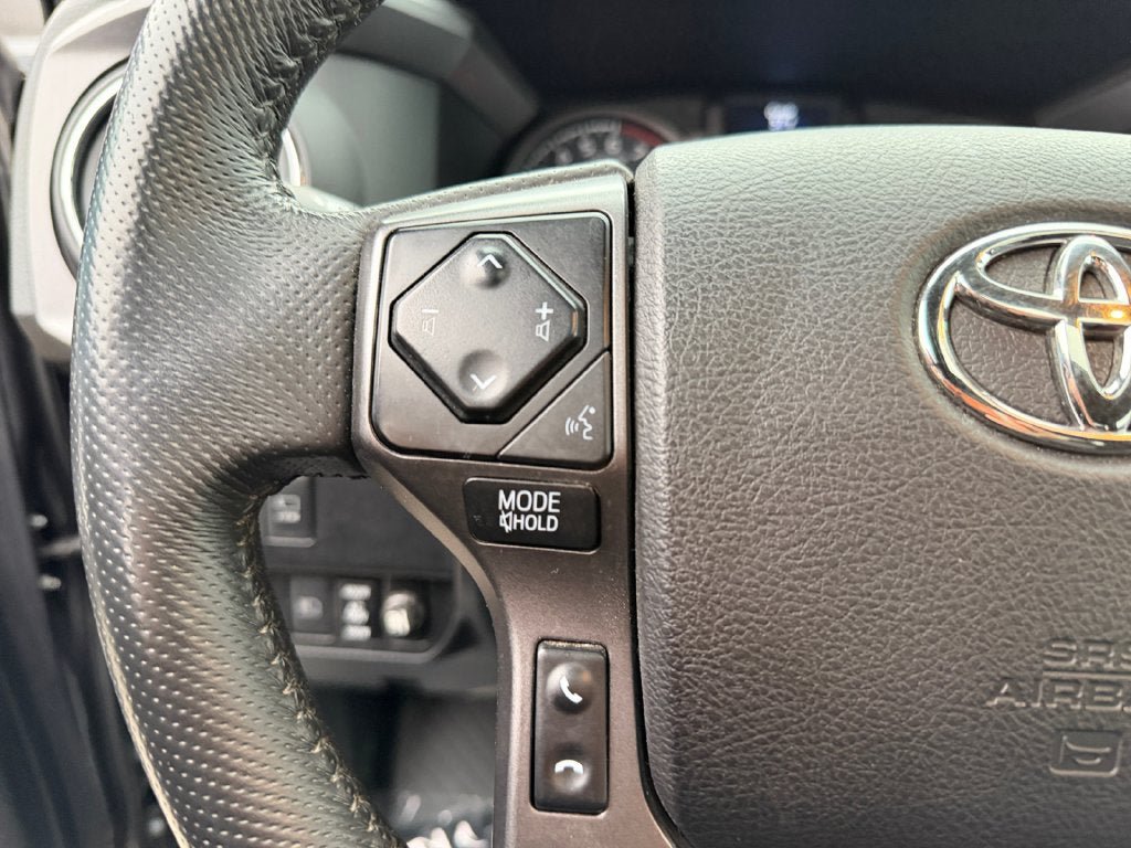 Used 2021 Toyota Tacoma TRD Pro AWD/4WD image 15