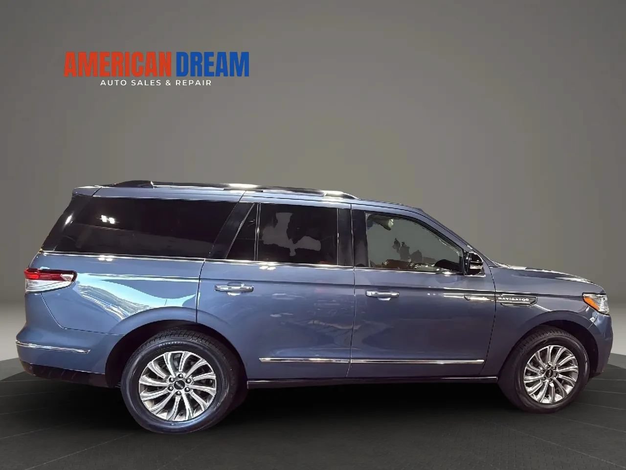 Used 2022 Lincoln Navigator 4WD image 6