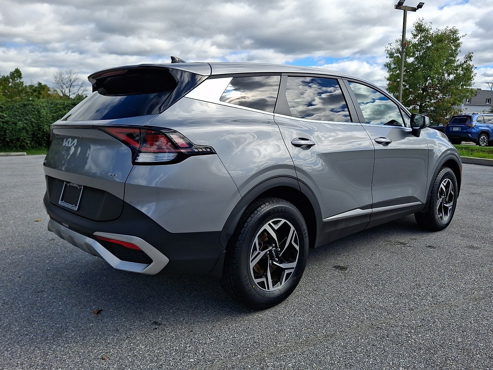 Used 2023 Kia Sportage LX AWD/4WD image 6