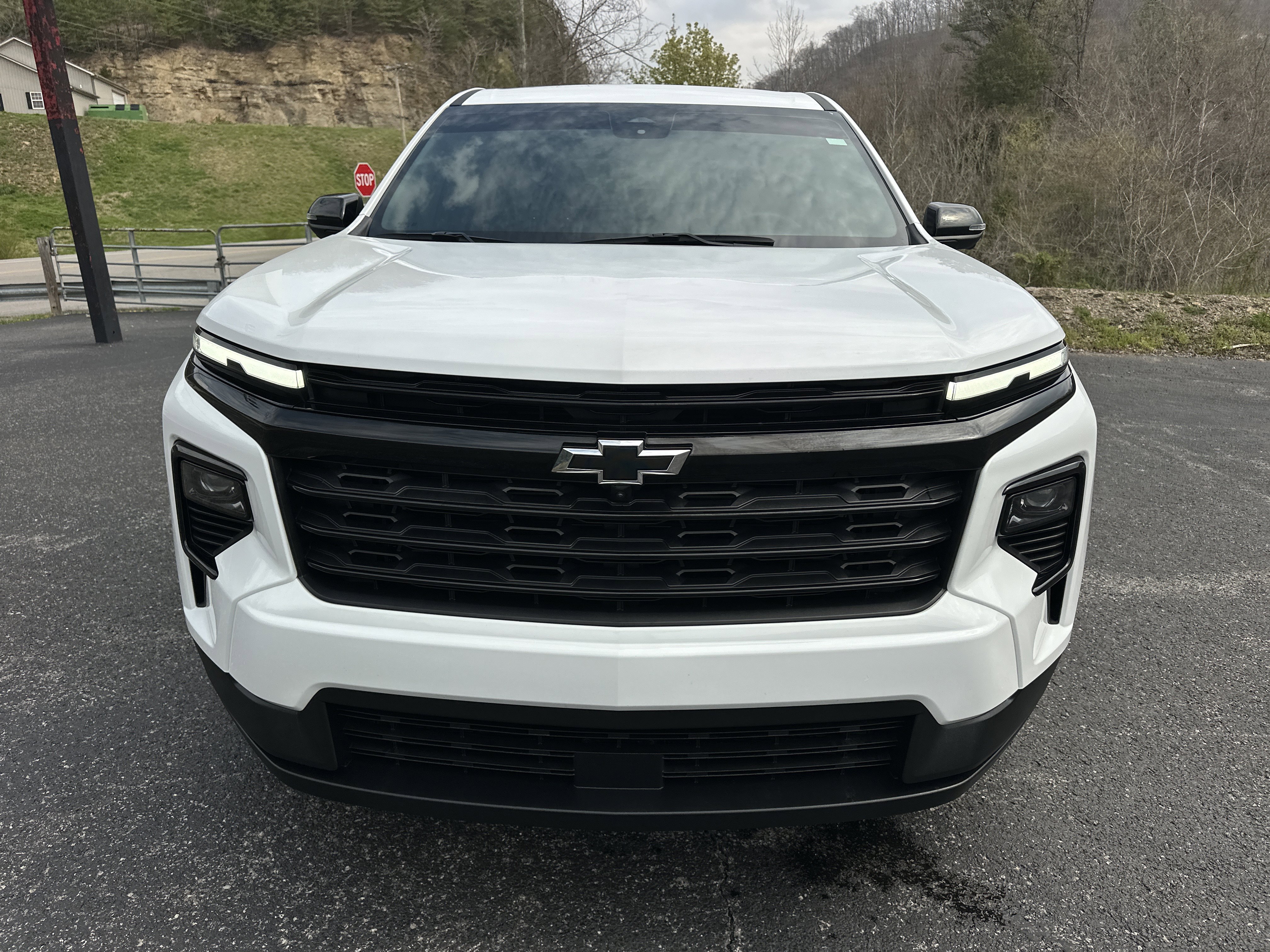 Used 2024 Chevrolet Traverse LS w/ Midnight/Sport Edition image 7