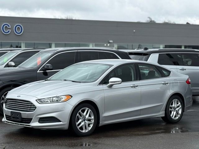 Used 2014 Ford Fusion SE image 25