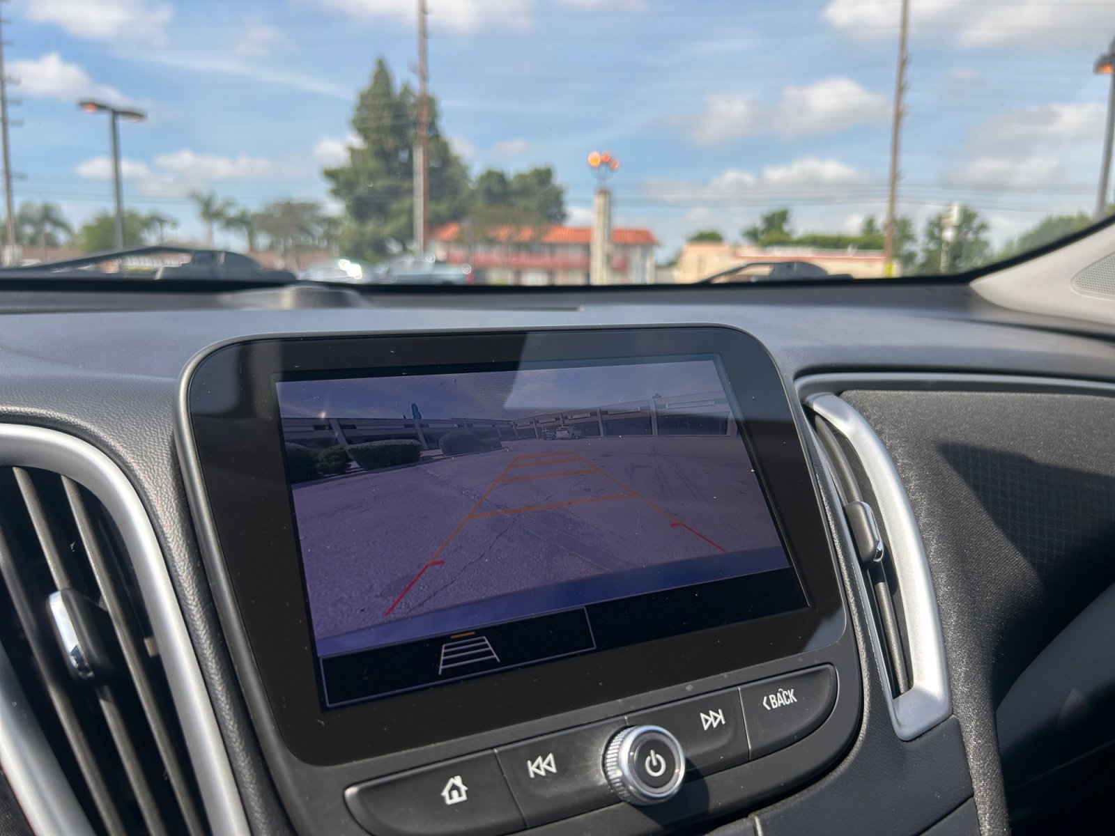 Used 2023 Chevrolet Malibu LT FWD image 19