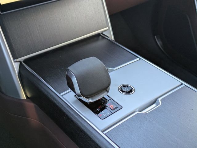 New 2026 Land Rover Range Rover SE image 9