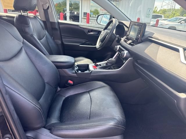 Used 2021 Toyota RAV4 XLE AWD/4WD image 11