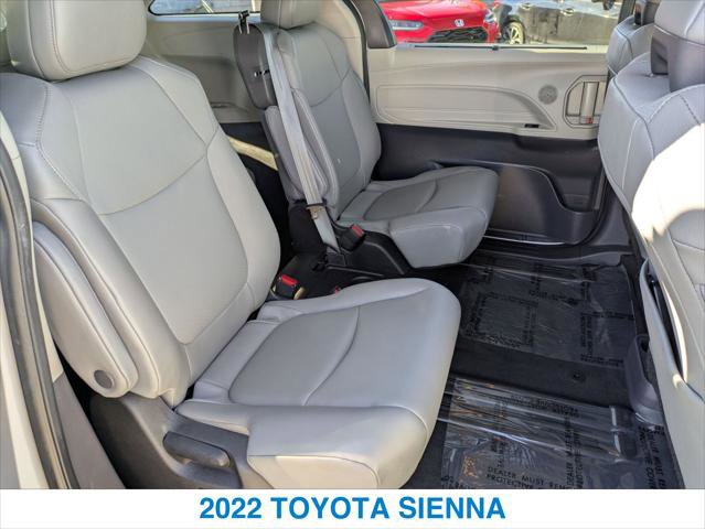 Used 2022 Toyota Sienna XLE image 24