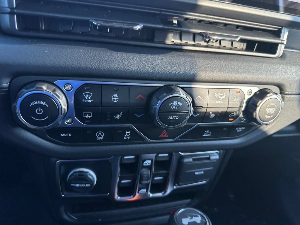 New 2025 Jeep Wrangler Unlimited Sahara AWD/4WD image 20