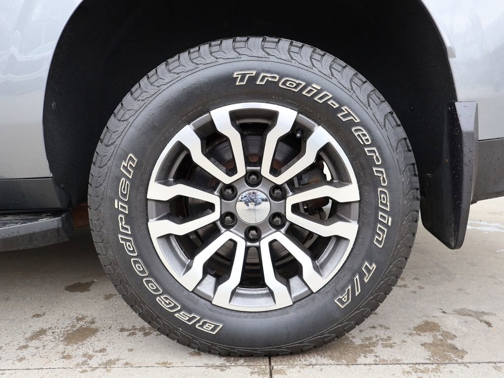 Used 2021 Chevrolet Suburban LT AWD/4WD image 46