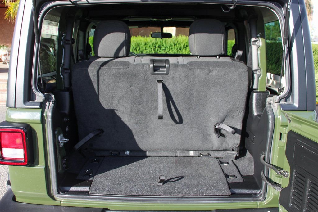 Used 2022 Jeep Wrangler Sport AWD/4WD image 8
