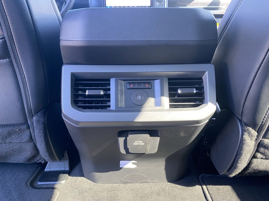 New 2026 Ford F250 Lariat w/ Black Appearance Package image 32
