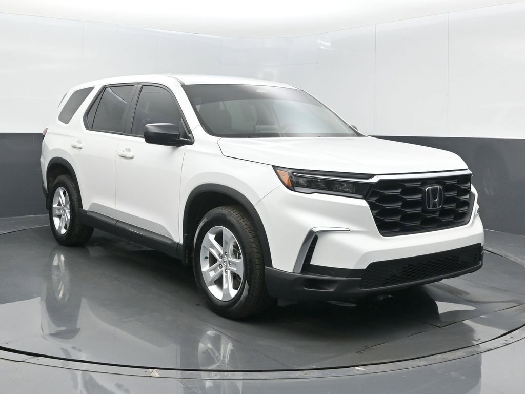 Used 2024 Honda Pilot LX image 2