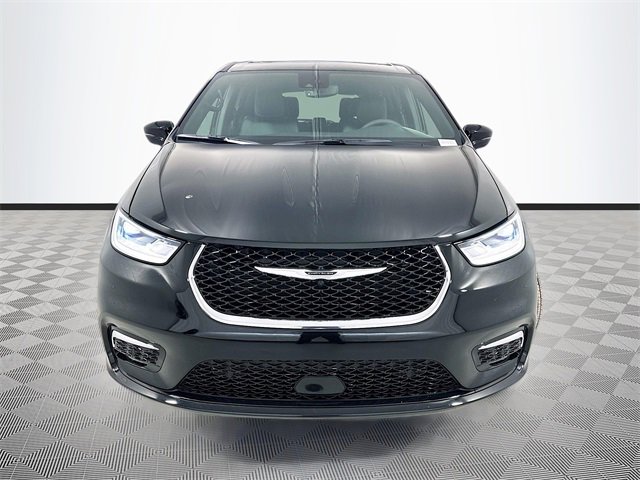 New 2026 Chrysler Pacifica Select image 2