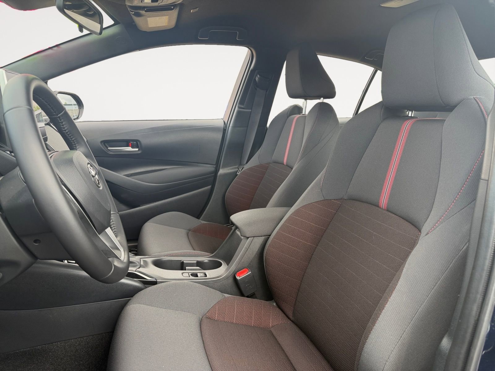 Certified 2026 Toyota Corolla SE w/ SE Package image 9