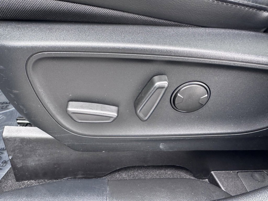 Used 2024 Ford Escape SE image 25