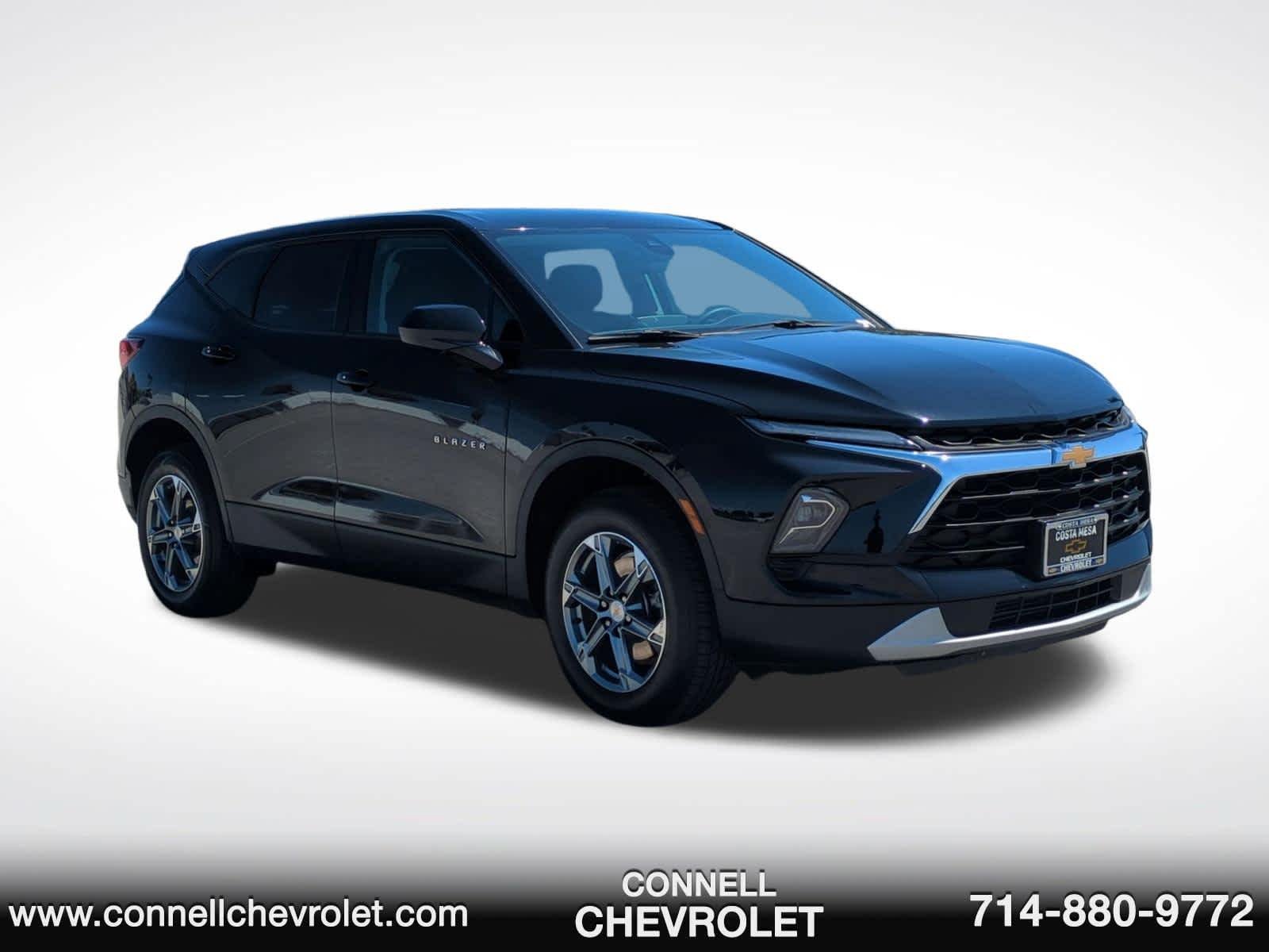 Used 2025 Chevrolet Blazer LT FWD image 3