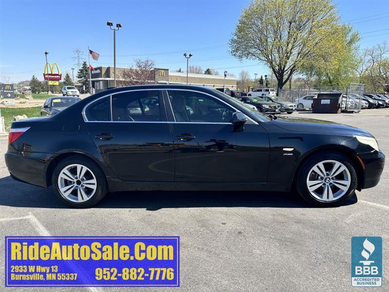Used 2009 BMW 528i xDrive Sedan AWD/4WD image 3