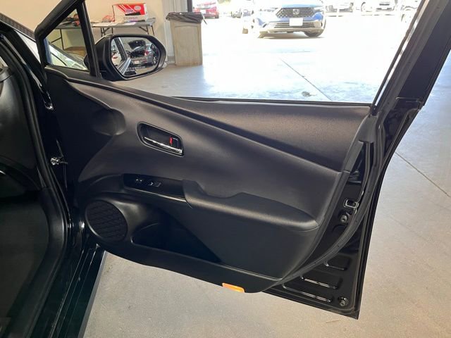 Used 2021 Toyota Prius Prime LE image 12