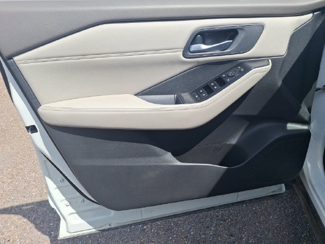 Certified 2023 Nissan Rogue SV w/ SV Premium Package FWD image 11