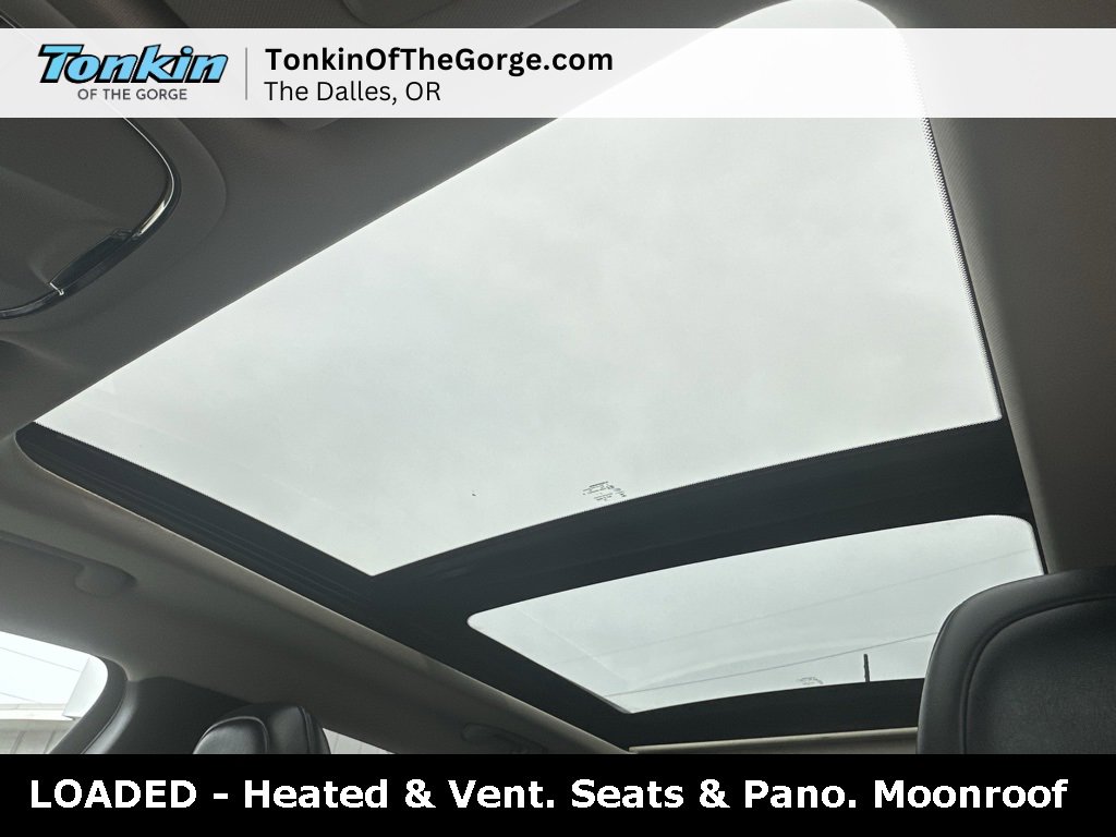 Used 2017 Jeep Cherokee Trailhawk image 15