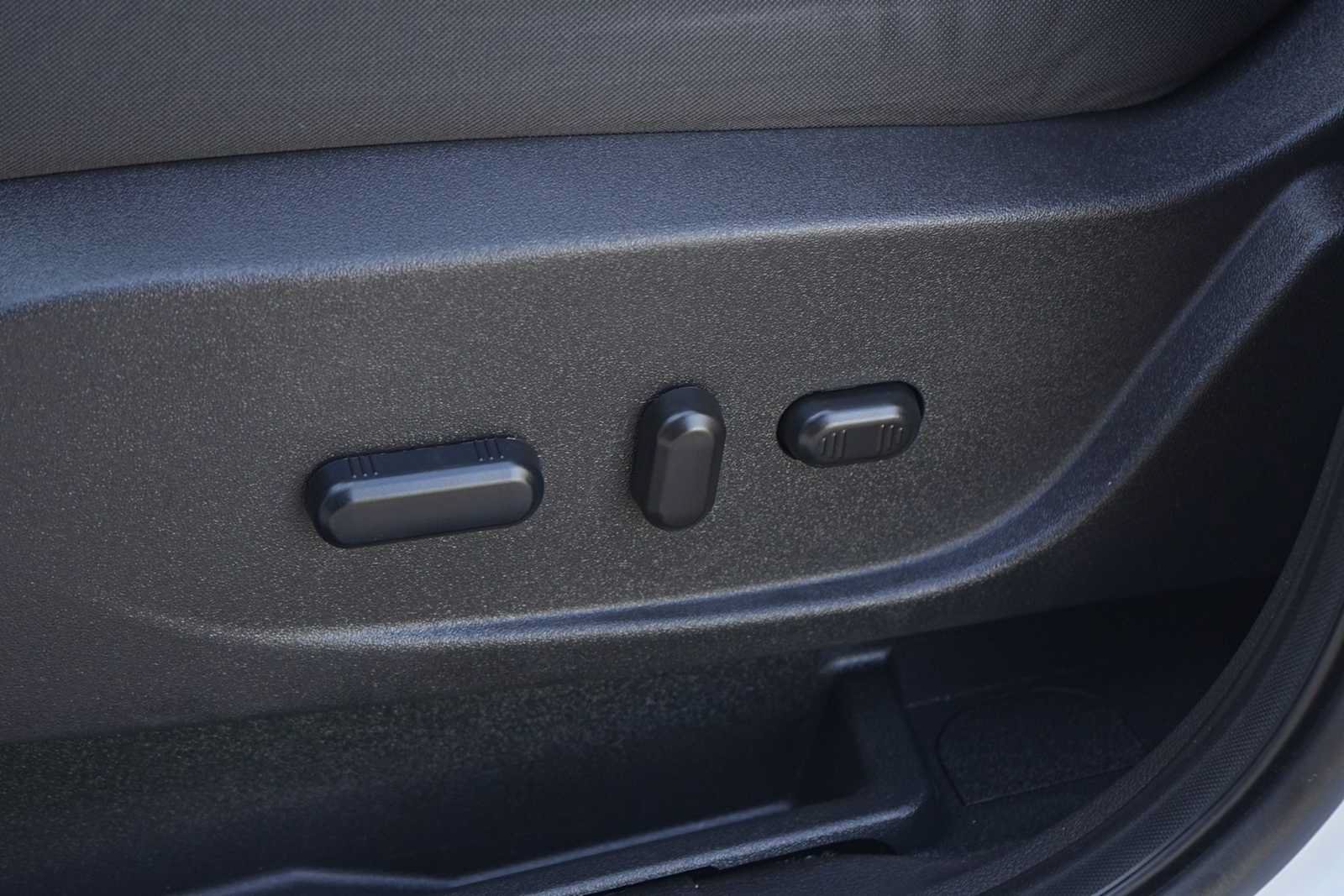 Used 2017 Ford Escape SE FWD image 12