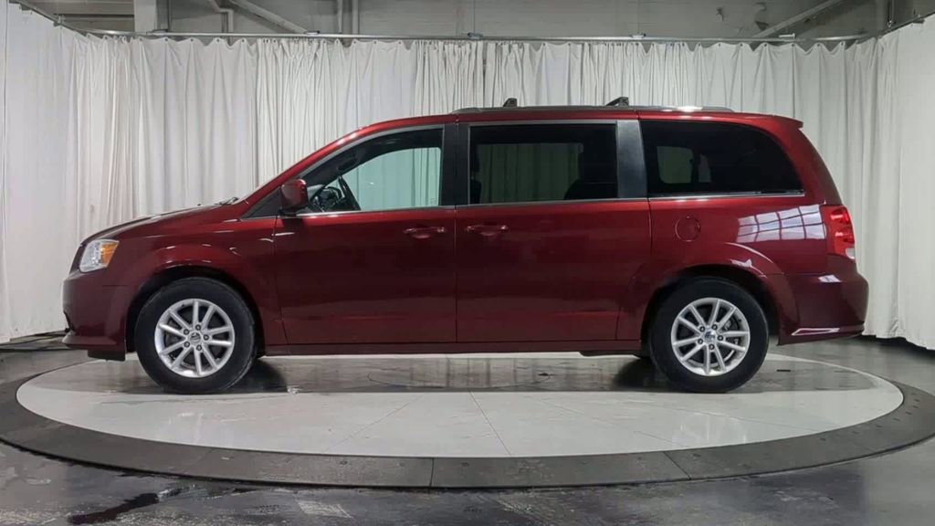 Used 2019 Dodge Grand Caravan SXT FWD image 6