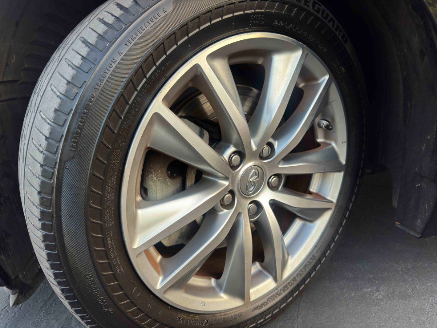 Used 2015 INFINITI Q50 Premium image 35