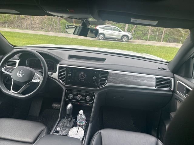 Used 2022 Volkswagen Atlas Cross Sport SE image 19
