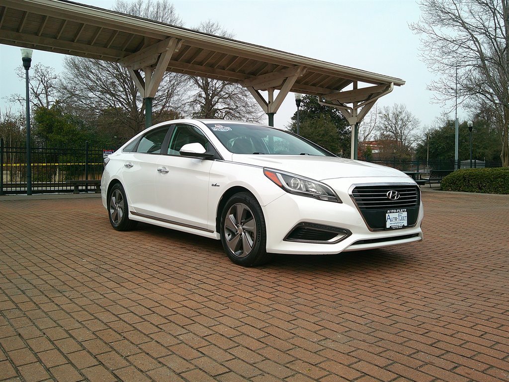 Used 2017 Hyundai Sonata Plug-In Hybrid FWD image 3