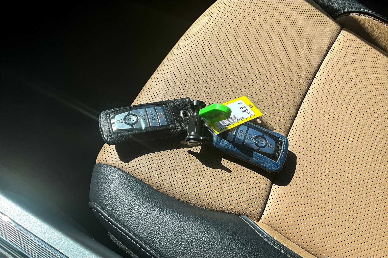 Used 2024 Ford F250 Lariat w/ Chrome Package image 13