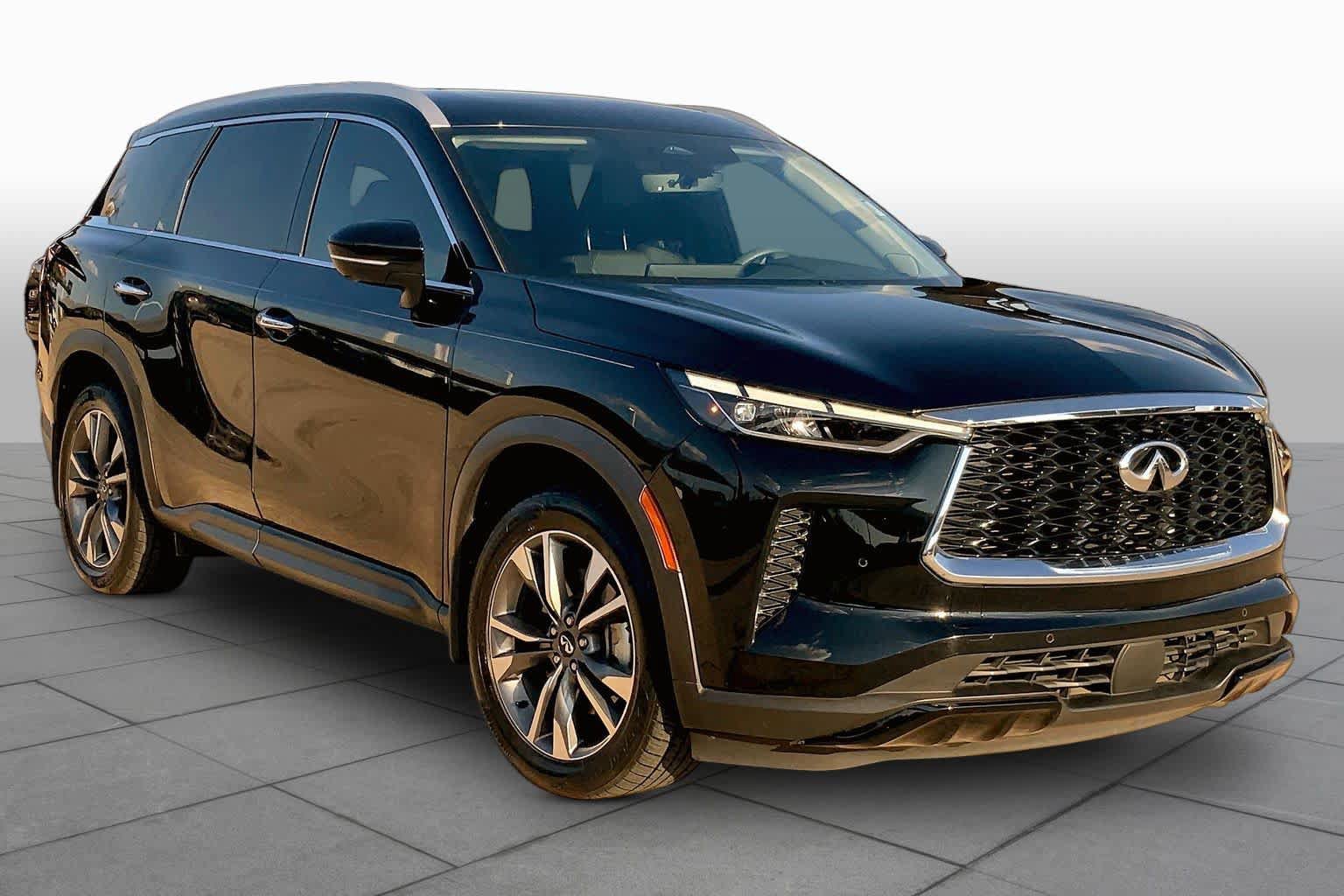 Used 2023 INFINITI QX60 Luxe w/ Performance Audio Package FWD image 2