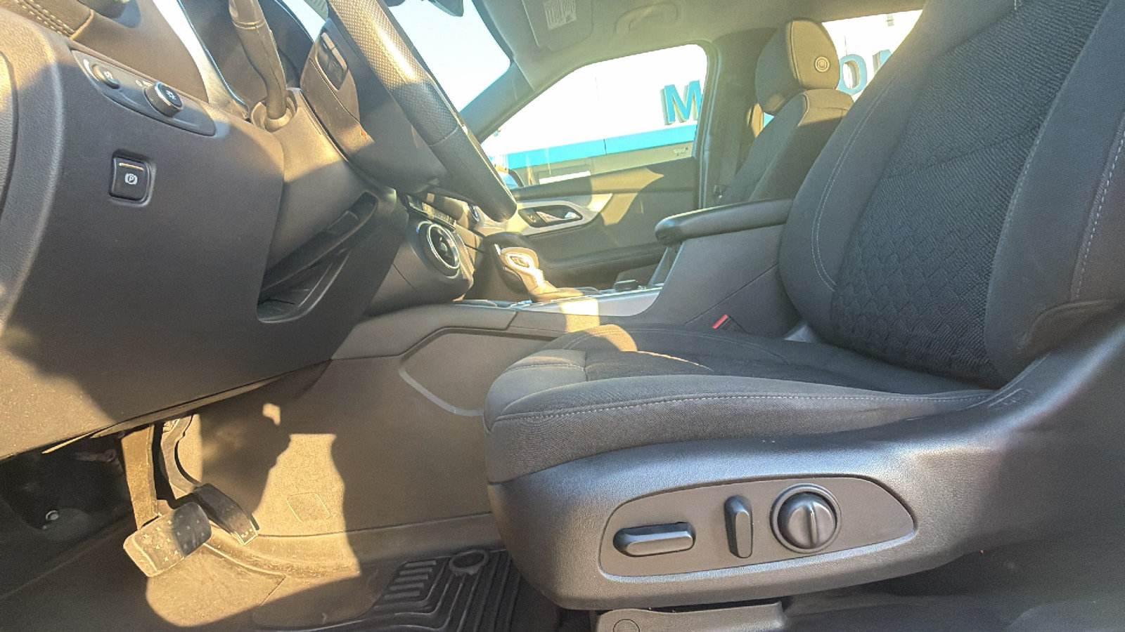 Used 2021 Chevrolet Blazer LT FWD image 9