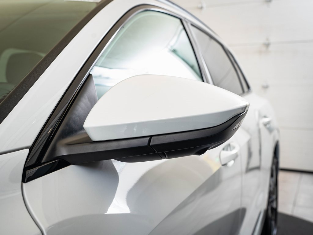 Used 2022 Audi e-tron Premium w/ Convenience Plus Package image 15