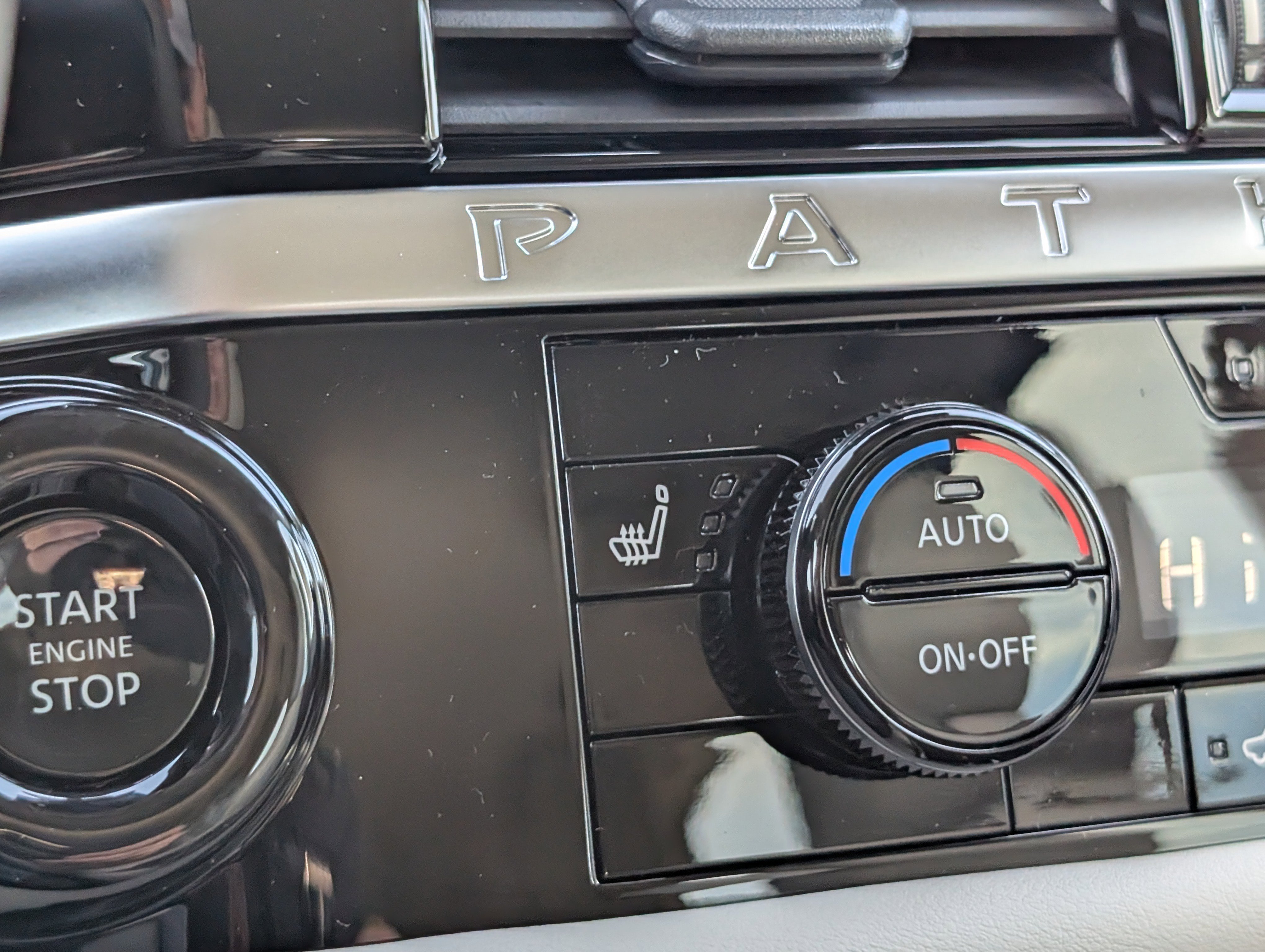 New 2026 Nissan Pathfinder SL FWD image 18