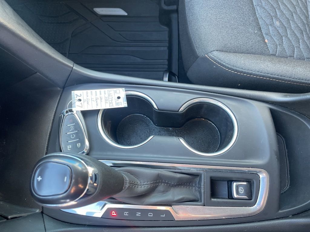 Used 2020 Chevrolet Equinox LT w/ Driver Convenience Package image 19