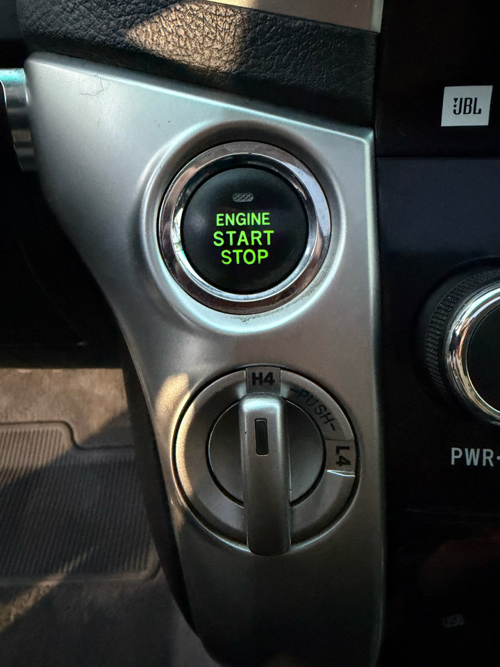 Used 2013 Toyota Land Cruiser image 19