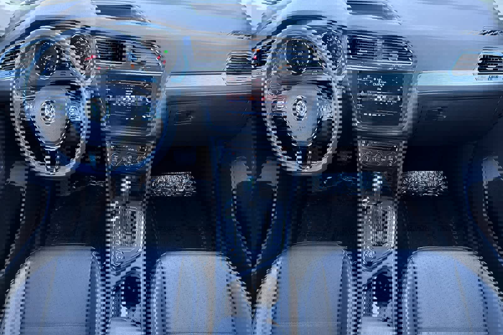 Used 2021 Volkswagen Tiguan SE image 3