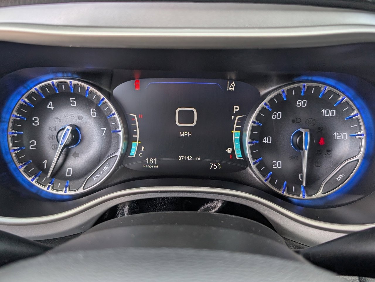 Used 2024 Chrysler Pacifica Touring image 19