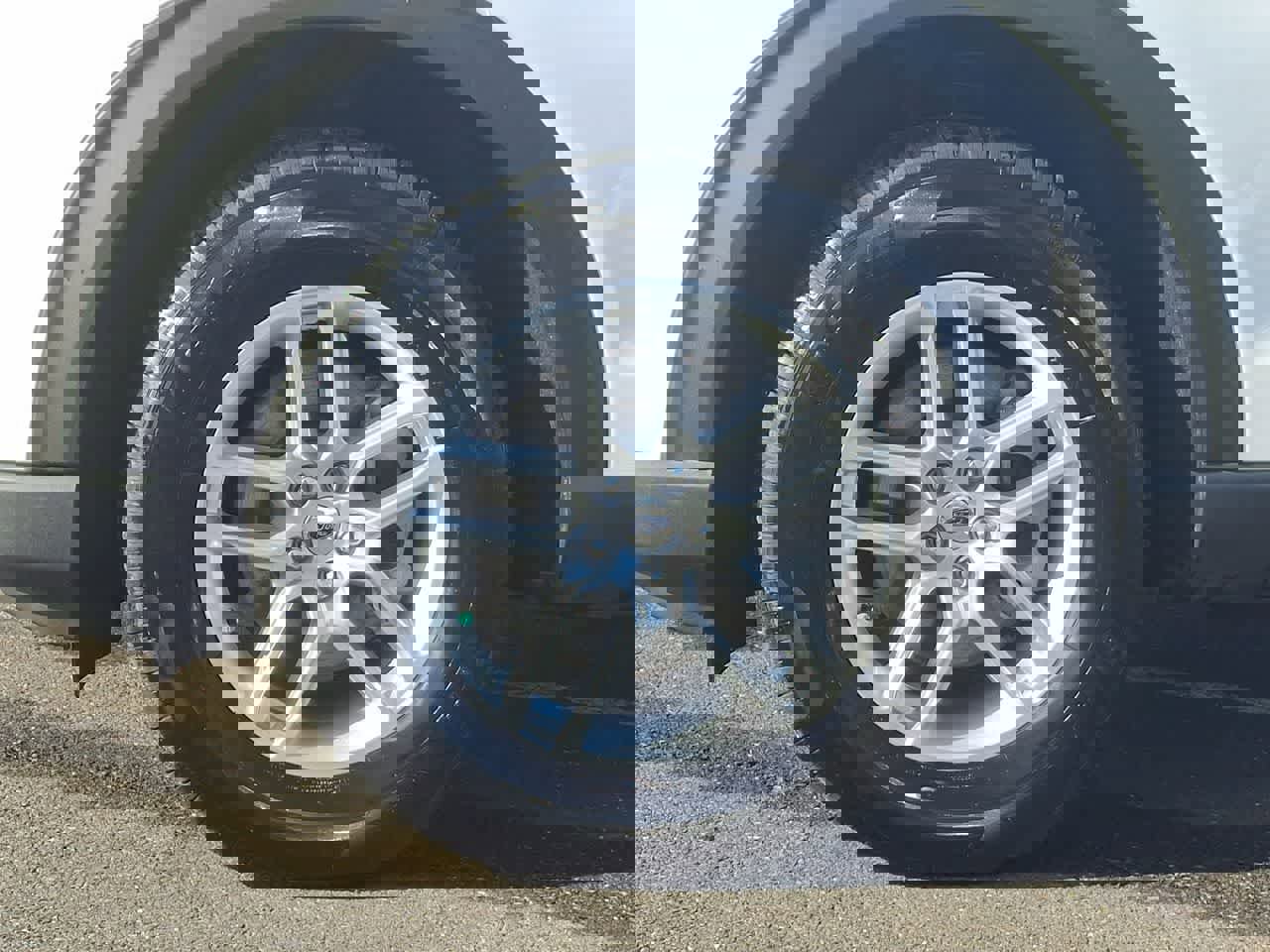 Used 2025 Ford Explorer Active image 29