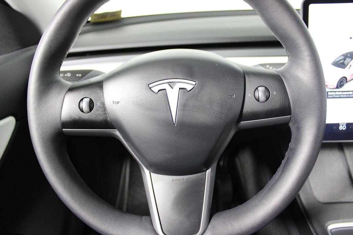 Used 2021 Tesla Model Y Long Range AWD/4WD image 15