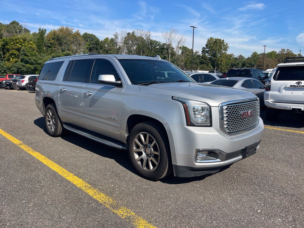 Used 2017 GMC Yukon XL Denali w/ Open Road Package AWD/4WD image 7