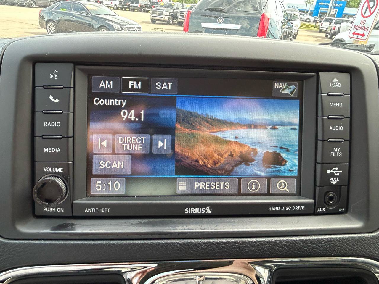Used 2014 Chrysler Town & Country Touring-L FWD image 21